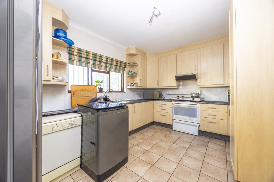 6 Bedroom Property for Sale in Plattekloof 1 Western Cape